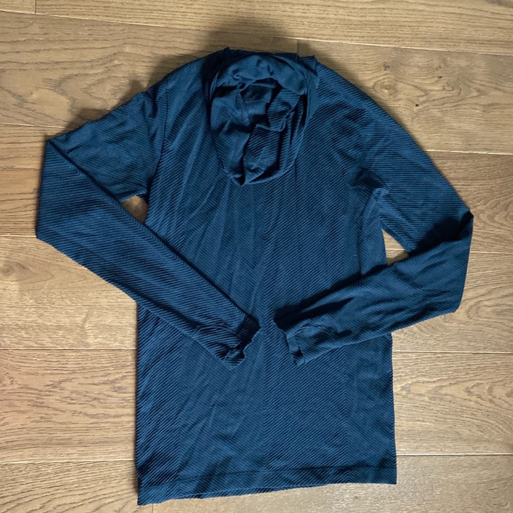 NWOT - Athleta Women’s Flurry Baclava Chevron Top - Picture 7 of 7